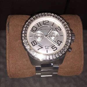 Michael Kors MK5876 SS watch-crystal face